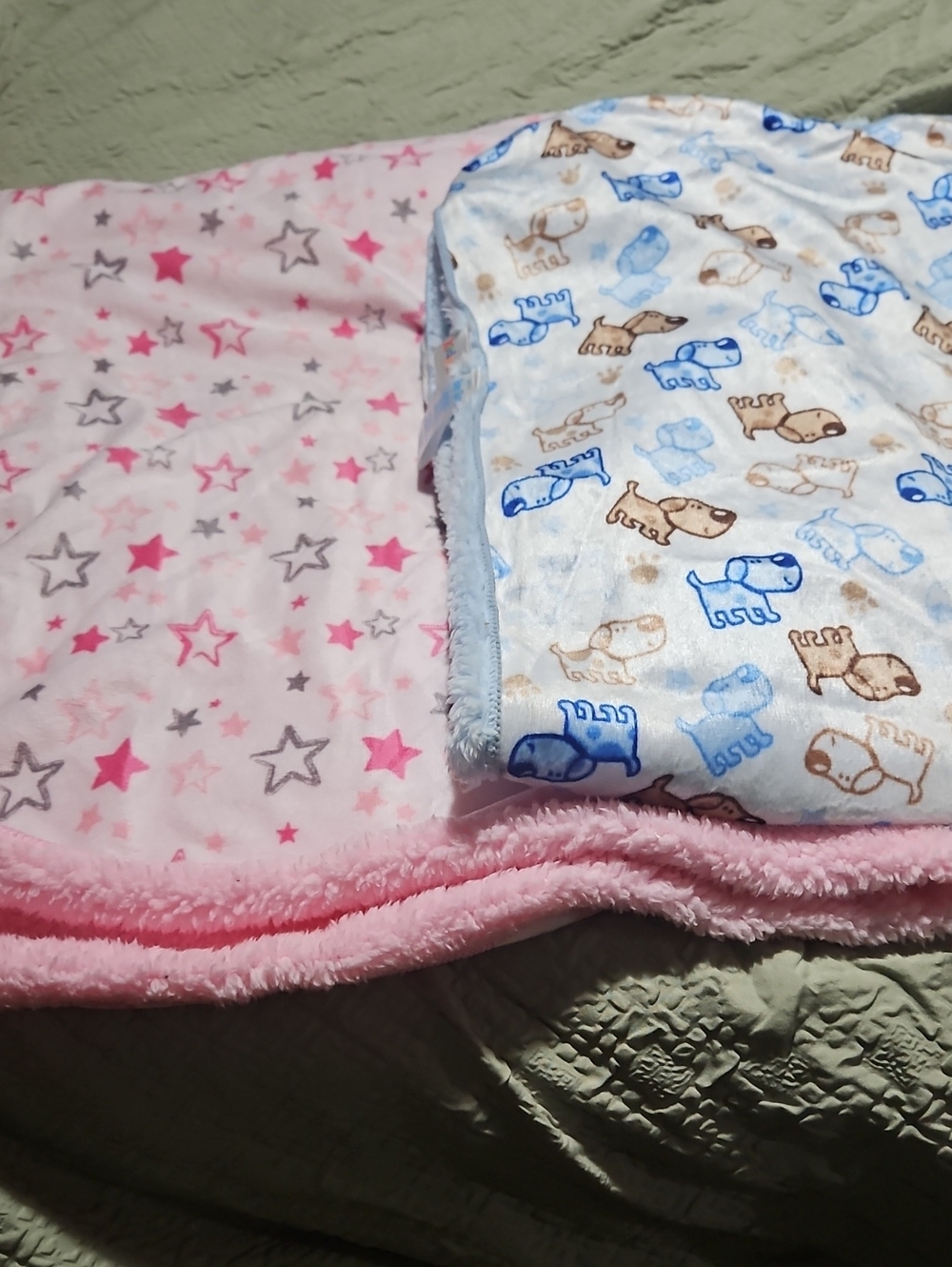 2 Baby Blacket - Picture 2 of 3